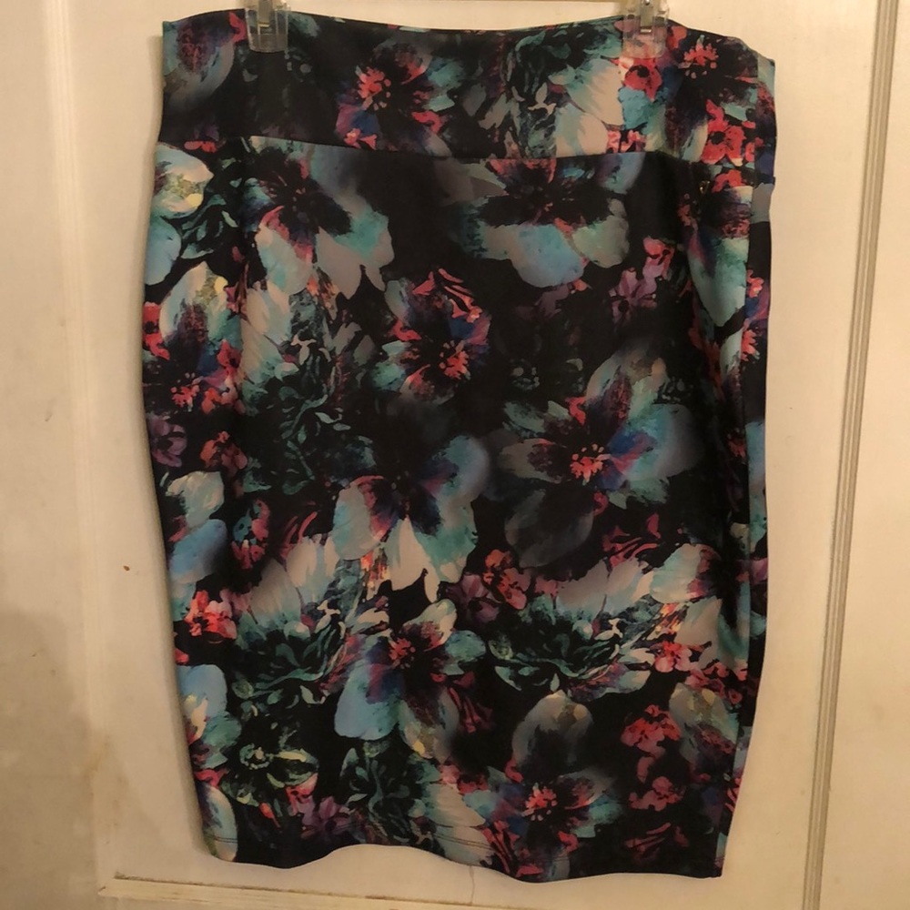 Multiflowered design.
